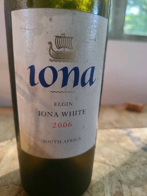Iona White